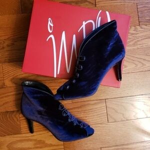 Impo midnight blue heels. NWT.
